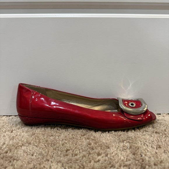 Stuart Weitzman Shoes Womens Size 9 Red Patent Peep Toe Flats Buckle A404015 - Picture 1 of 9